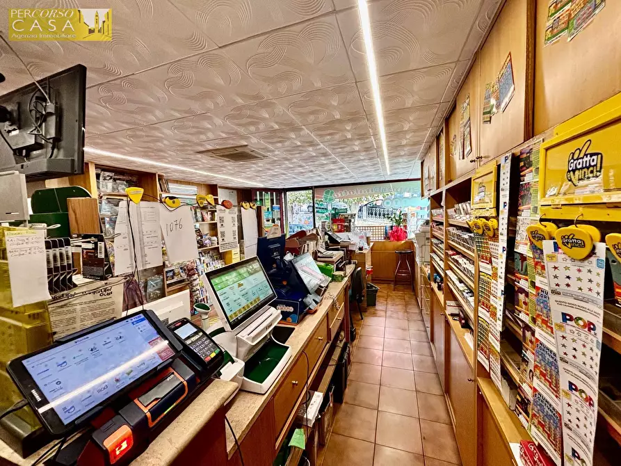 Immagine 4 di Attività commerciale in vendita  in Via Veneto 15 a Sant'omero