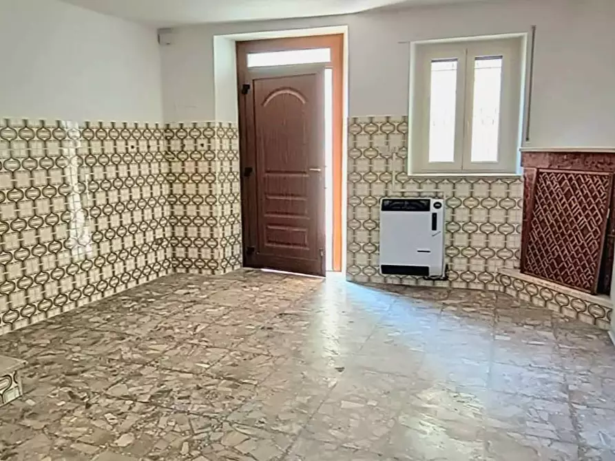 Immagine 2 di Casa indipendente in vendita  in Frazione Rocciano a Teramo