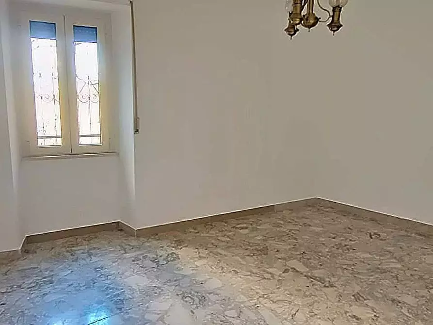 Immagine 10 di Casa indipendente in vendita  in Frazione Rocciano a Teramo