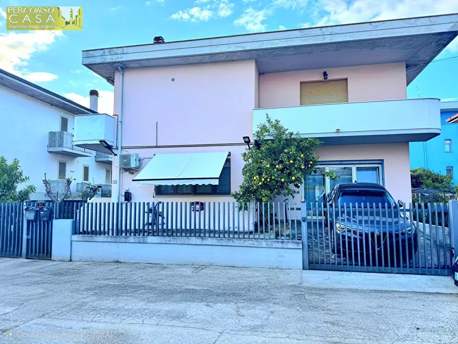 Immagine 20 di Appartamento in vendita  in Via Gioia a Roseto Degli Abruzzi