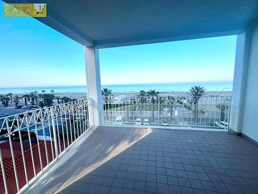 Immagine 1 di Appartamento in vendita  in Lungomare Sirena - Fronte Mare a Tortoreto