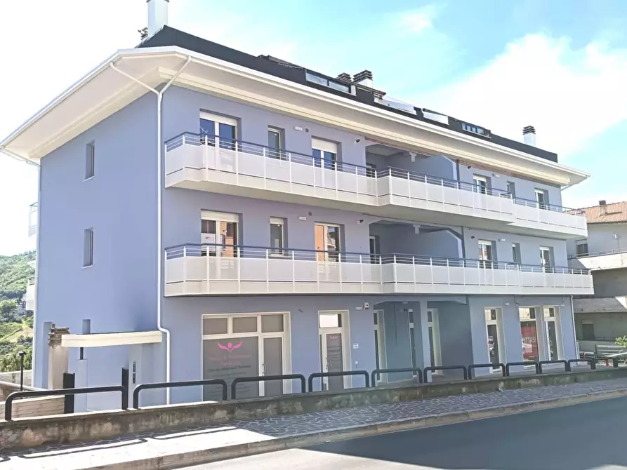 Immagine 2 di Appartamento in vendita  in Via Cona 77 a Teramo