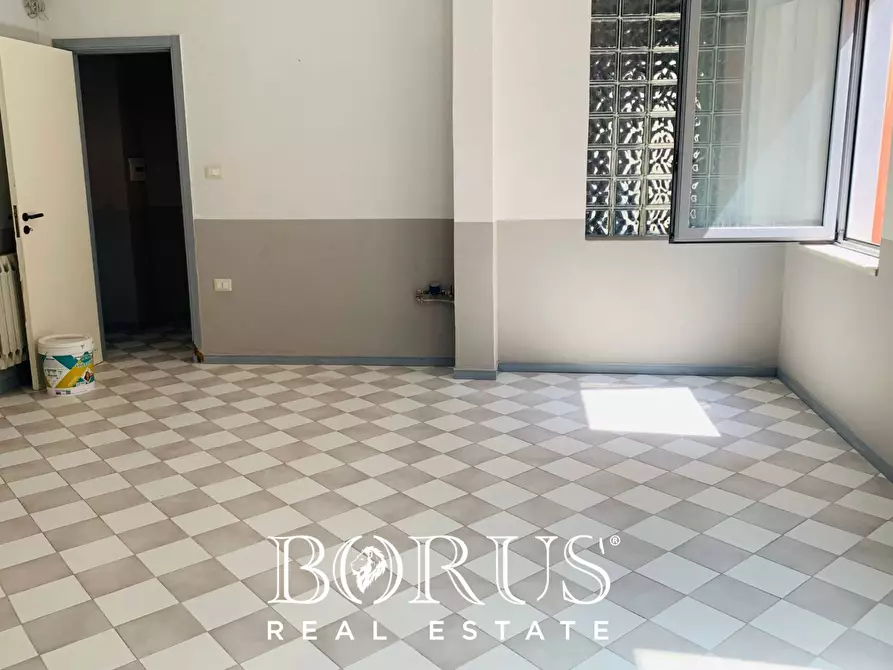 Immagine 12 di Ufficio in affitto  in Via Garofalo a Cancello Ed Arnone