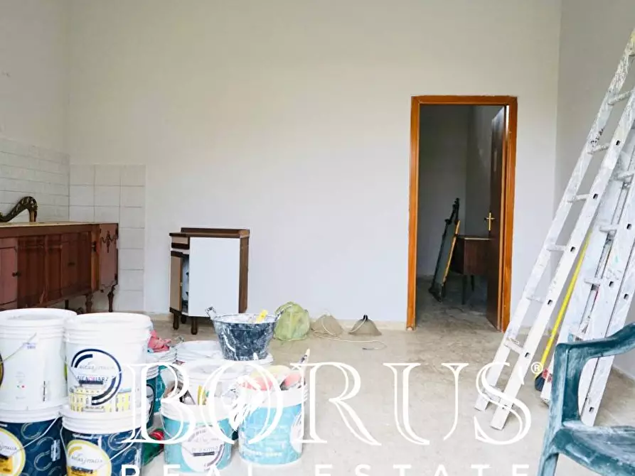 Immagine 7 di Locale commerciale in affitto  a Casal Di Principe