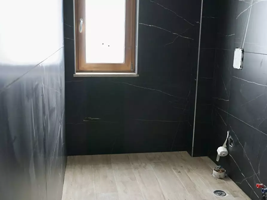 Immagine 10 di Villa in vendita  in Via del Gelso a Lusciano