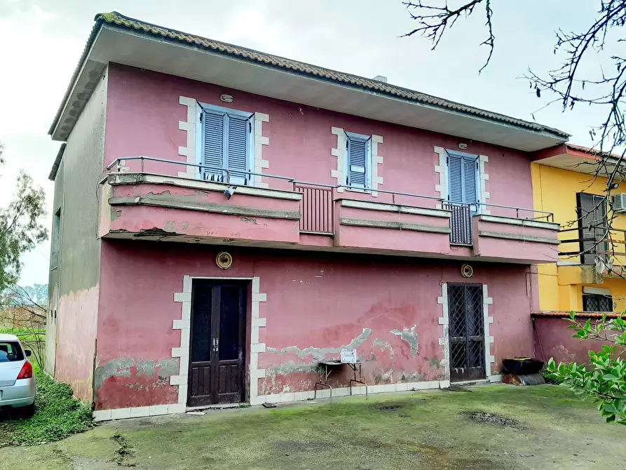 Immagine 1 di Casa indipendente in vendita  in Via Potenza a Castel Volturno