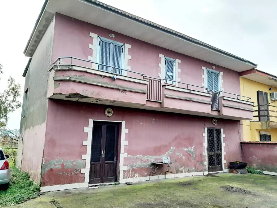 Immagine 2 di Casa indipendente in vendita  in Via Potenza a Castel Volturno