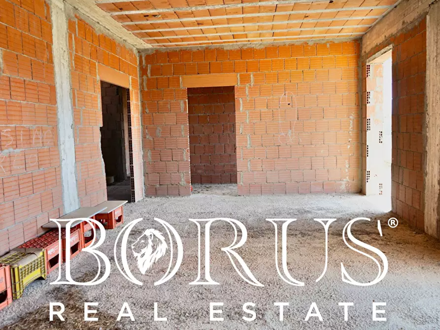 Immagine 41 di Casa indipendente in vendita  a Castel Volturno