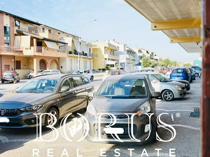 Immagine 11 di Locale commerciale in affitto  a Villa Literno