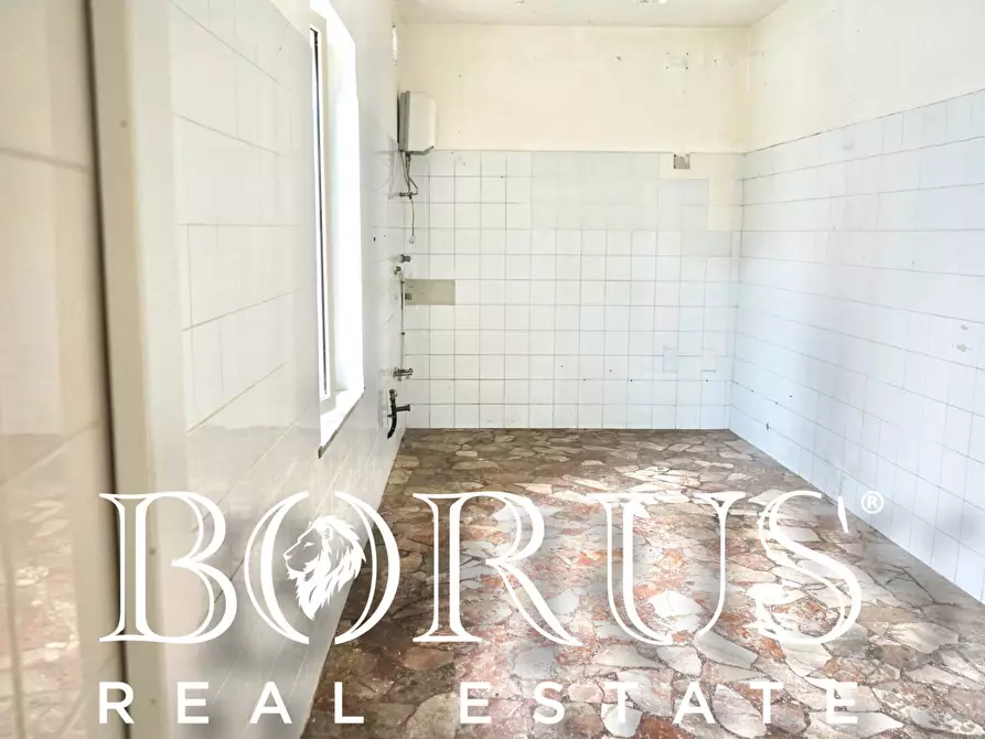 Immagine 7 di Locale commerciale in affitto  in Corso Umberto Gricignano di Aversa a Cancello Ed Arnone