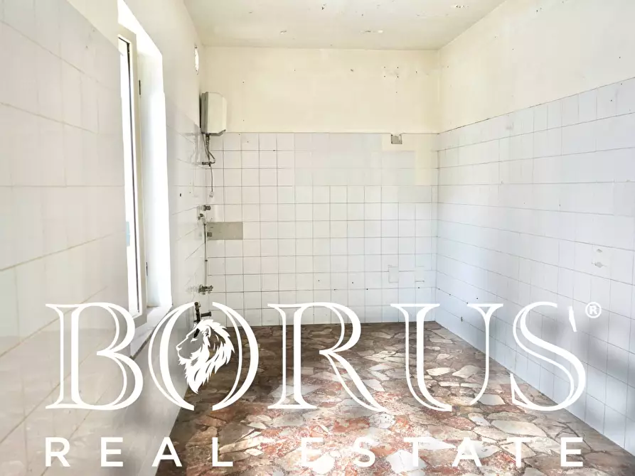 Immagine 8 di Locale commerciale in affitto  in Corso Umberto Gricignano di Aversa a Cancello Ed Arnone