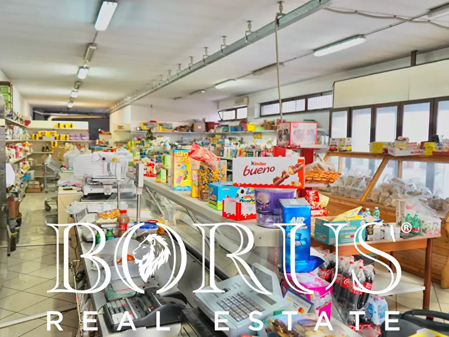 Immagine 3 di Locale commerciale in affitto  in via Cavour a Casal Di Principe