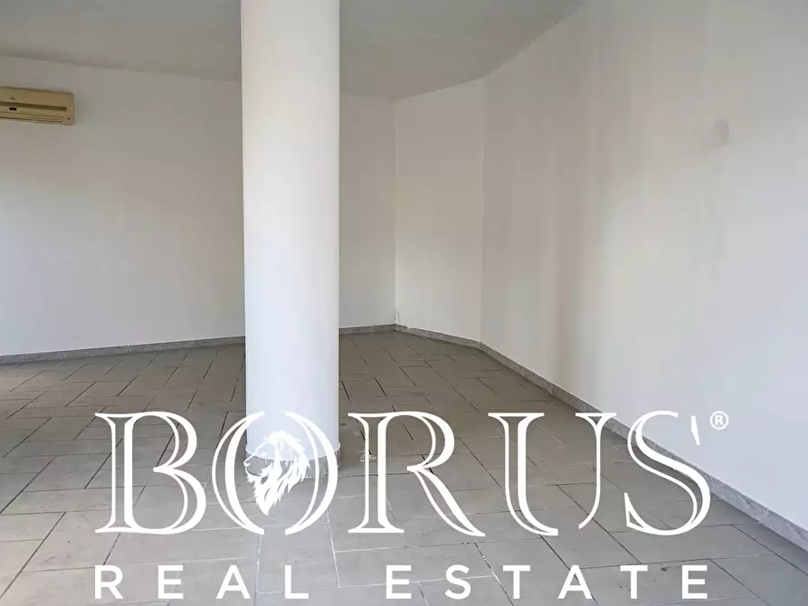 Immagine 4 di Locale commerciale in affitto  in via Salzano a Lusciano