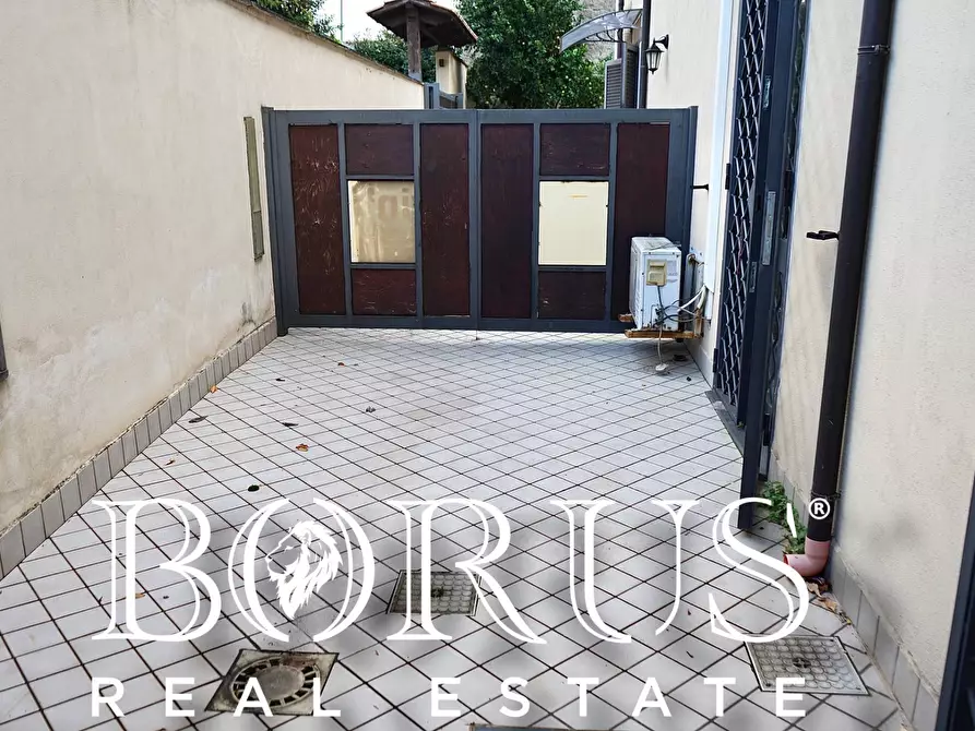 Immagine 8 di Locale commerciale in affitto  in via Salzano a Lusciano