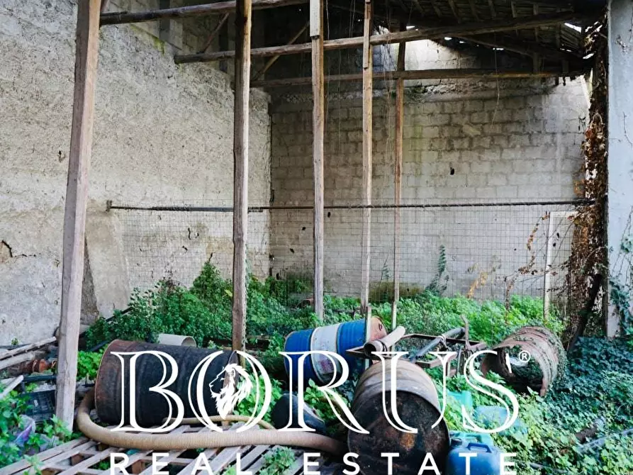 Immagine 17 di Rustico / casale in vendita  in via delle Rose a Casal Di Principe