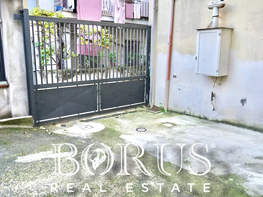 Immagine 21 di Villa in vendita  a Carinaro