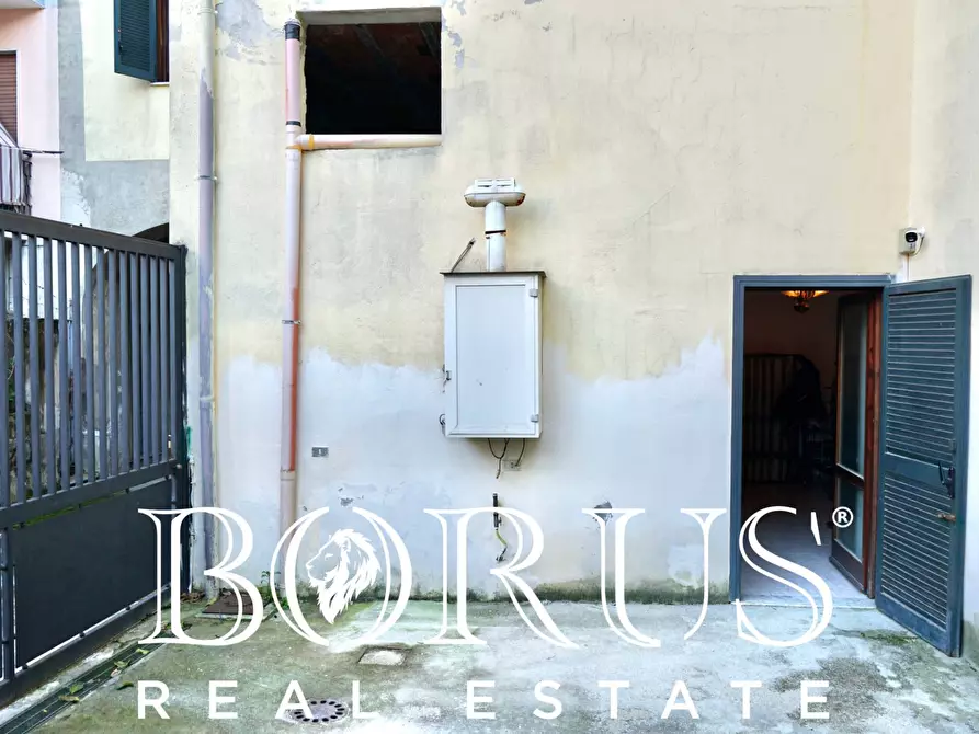 Immagine 38 di Villa in vendita  a Carinaro