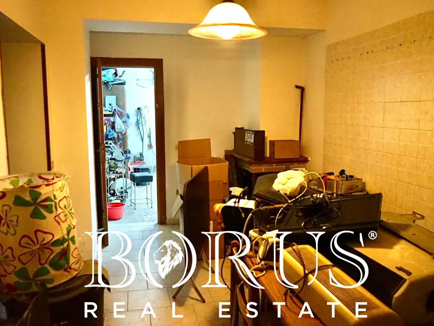 Immagine 41 di Villa in vendita  a Carinaro