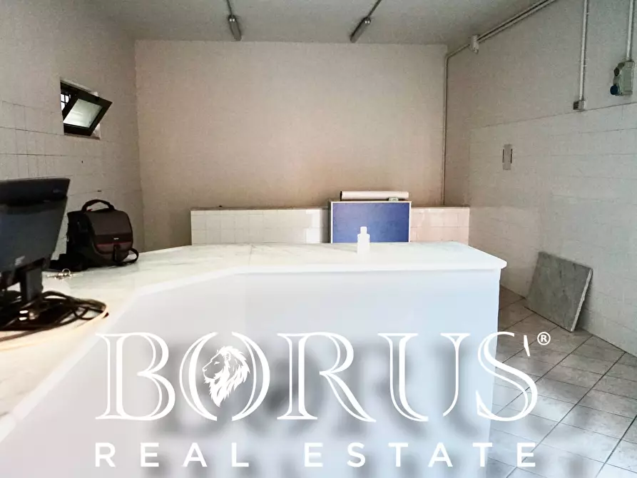 Immagine 7 di Locale commerciale in affitto  in VIA PAGANO a Trentola Ducenta