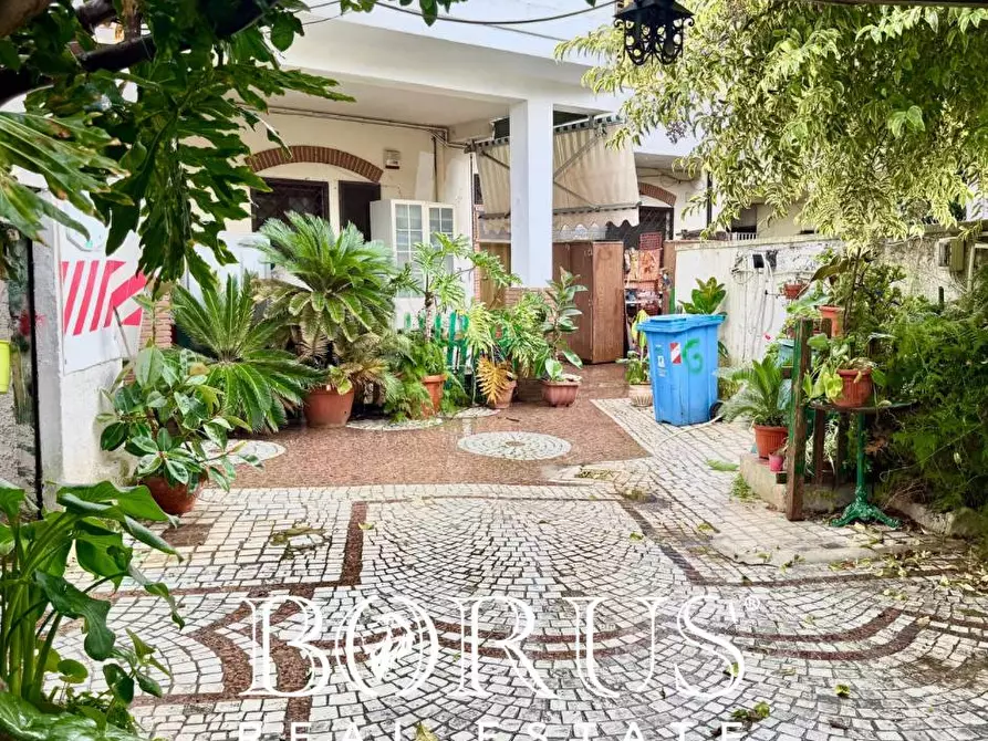 Immagine 1 di Casa indipendente in vendita  a Villa Literno