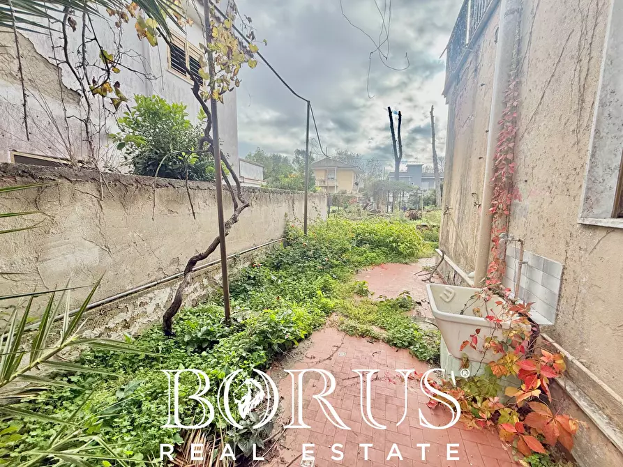 Immagine 37 di Casa indipendente in vendita  in VIALE MASCAGNI 13 a Castel Volturno