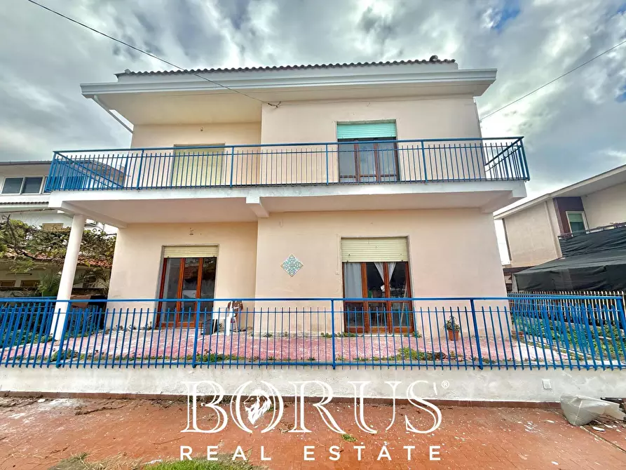 Immagine 1 di Casa indipendente in vendita  in VIALE MASCAGNI 13 a Castel Volturno