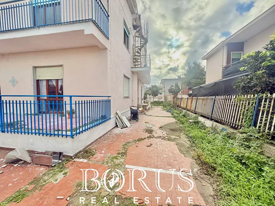 Immagine 4 di Casa indipendente in vendita  in VIALE MASCAGNI 13 a Castel Volturno