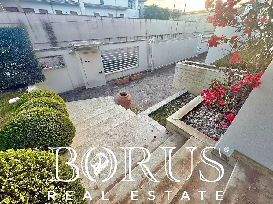 Immagine 6 di Villa in vendita  a Casapesenna