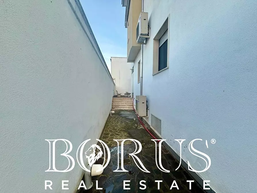 Immagine 14 di Villa in vendita  a Casapesenna