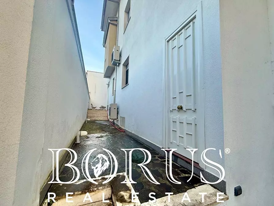 Immagine 17 di Villa in vendita  a Casapesenna