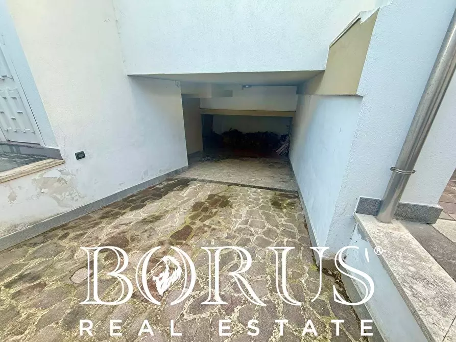 Immagine 18 di Villa in vendita  a Casapesenna