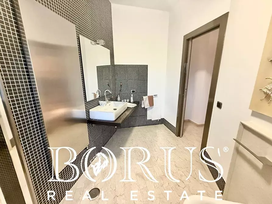 Immagine 51 di Villa in vendita  a Casapesenna