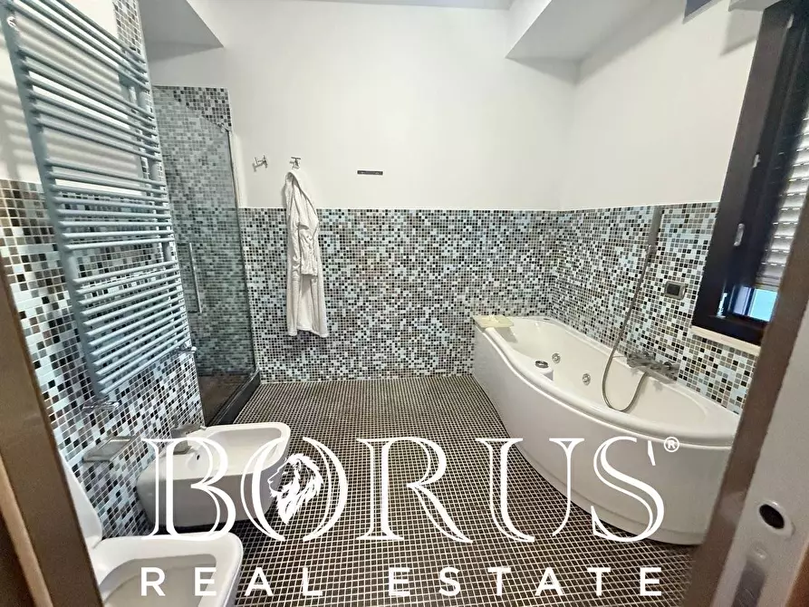 Immagine 82 di Villa in vendita  a Casapesenna