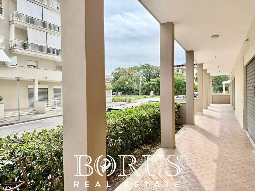 Immagine 6 di Locale commerciale in affitto  in via Cangemi a Lusciano