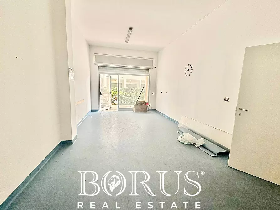 Immagine 2 di Locale commerciale in affitto  in via Cangemi a Lusciano