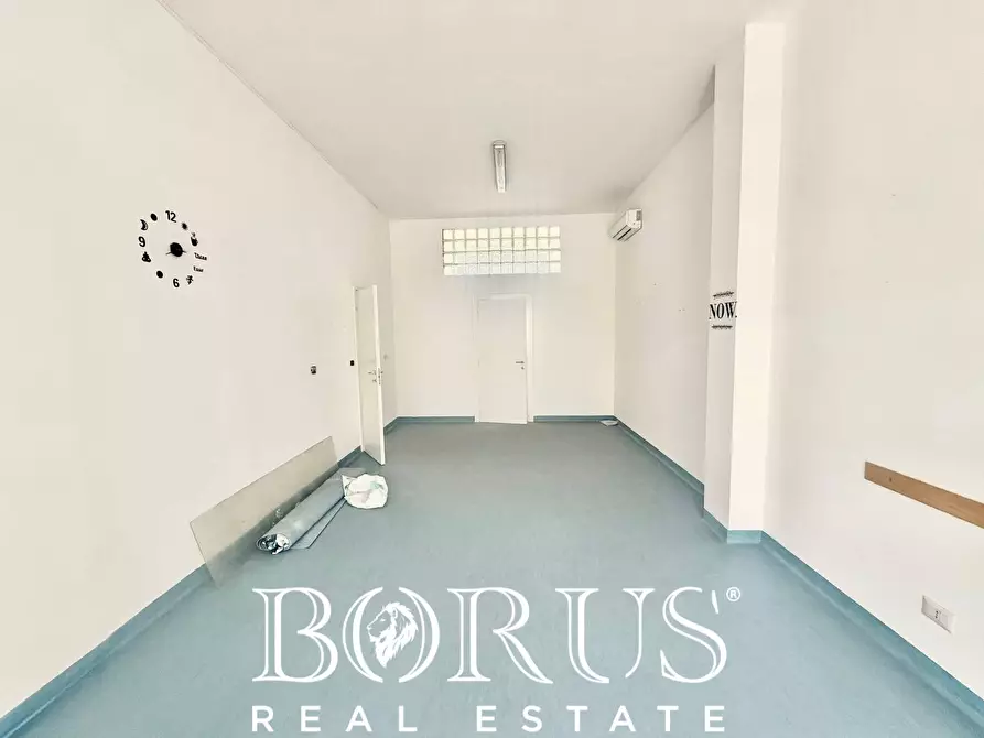 Immagine 4 di Locale commerciale in affitto  in via Cangemi a Lusciano