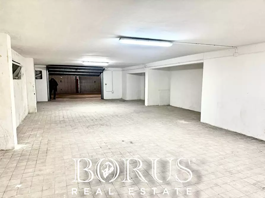 Immagine 5 di Box auto in vendita  in via Battisti a Caserta