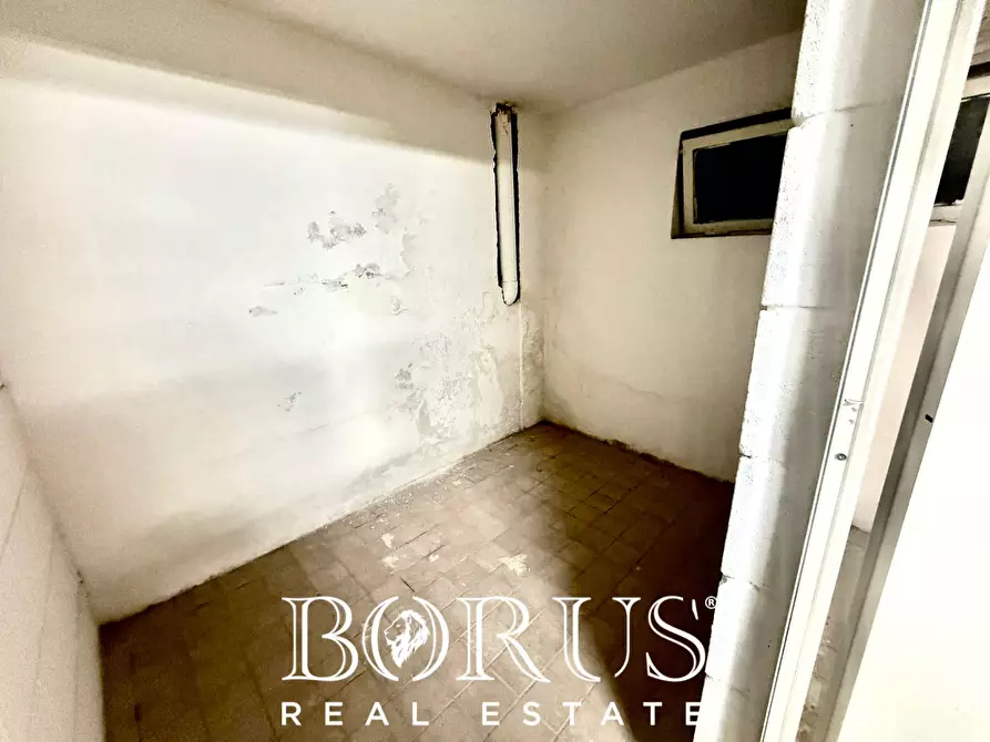 Immagine 13 di Box auto in vendita  in via Battisti a Caserta