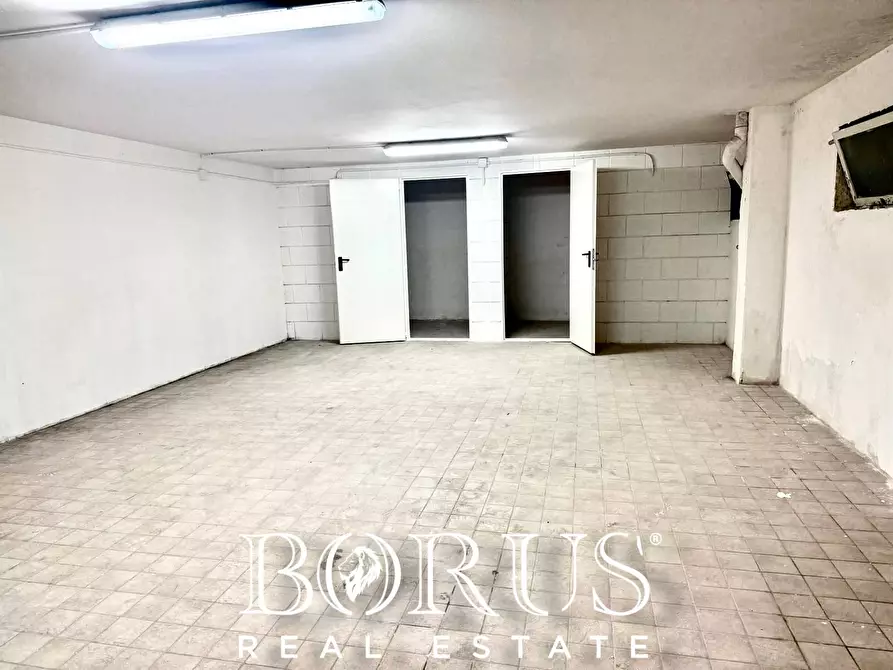 Immagine 8 di Box auto in vendita  in via Battisti a Caserta