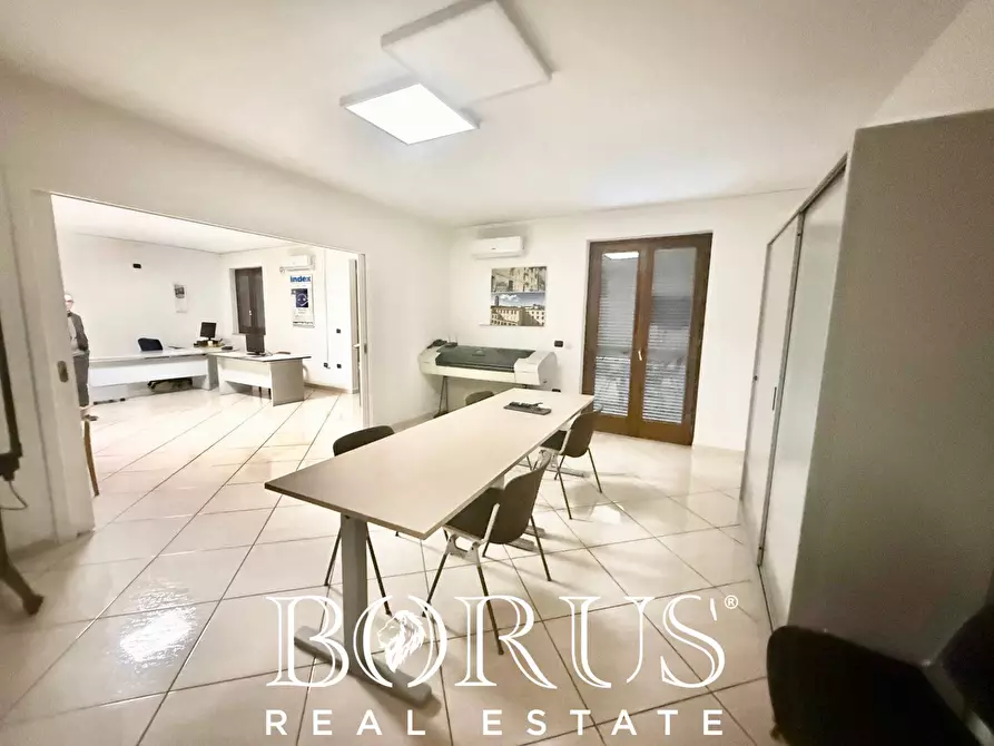 Immagine 2 di Palazzo in vendita  in VIA DE GASPERI I TRAVERSA a Casapesenna