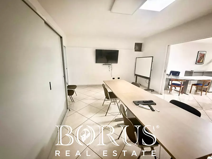 Immagine 3 di Palazzo in vendita  in VIA DE GASPERI I TRAVERSA a Casapesenna