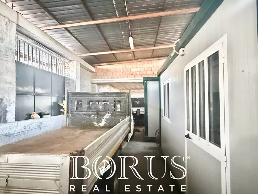 Immagine 26 di Palazzo in vendita  in VIA DE GASPERI I TRAVERSA a Casapesenna