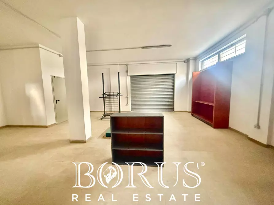 Immagine 10 di Locale commerciale in affitto  in via circumvallazione a Casal Di Principe