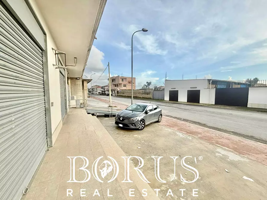 Immagine 15 di Locale commerciale in affitto  in via circumvallazione a Casal Di Principe