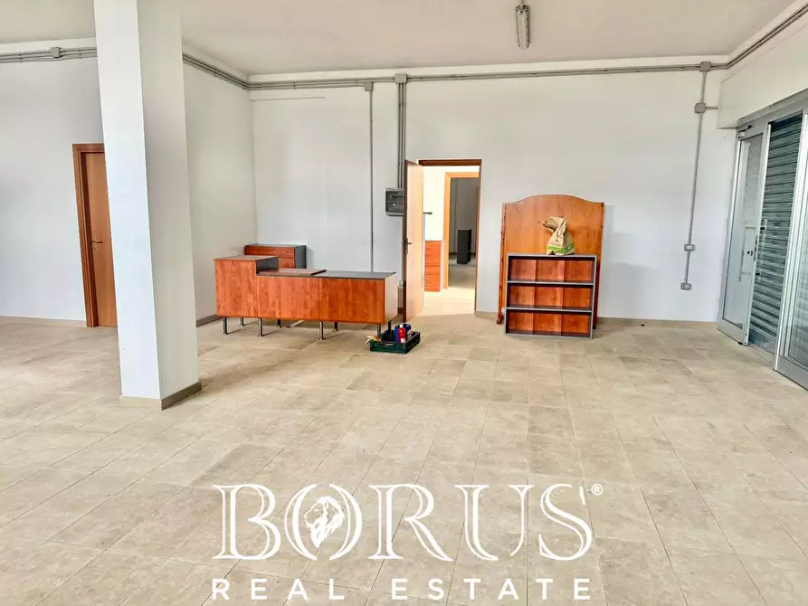 Immagine 7 di Locale commerciale in affitto  in via circumvallazione a Casal Di Principe