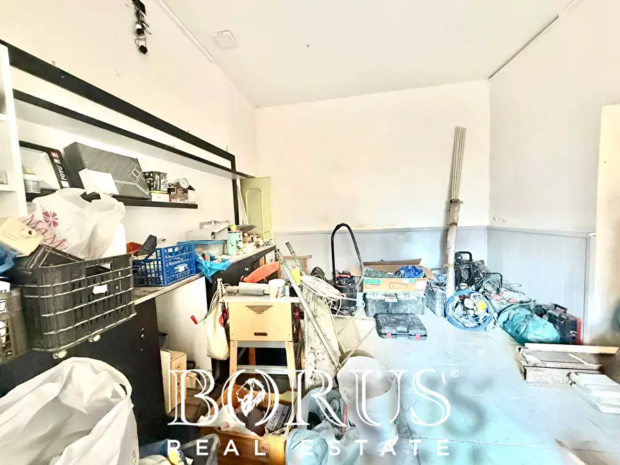 Immagine 6 di Locale commerciale in vendita  in Via Pietro Rosano a Cancello Ed Arnone