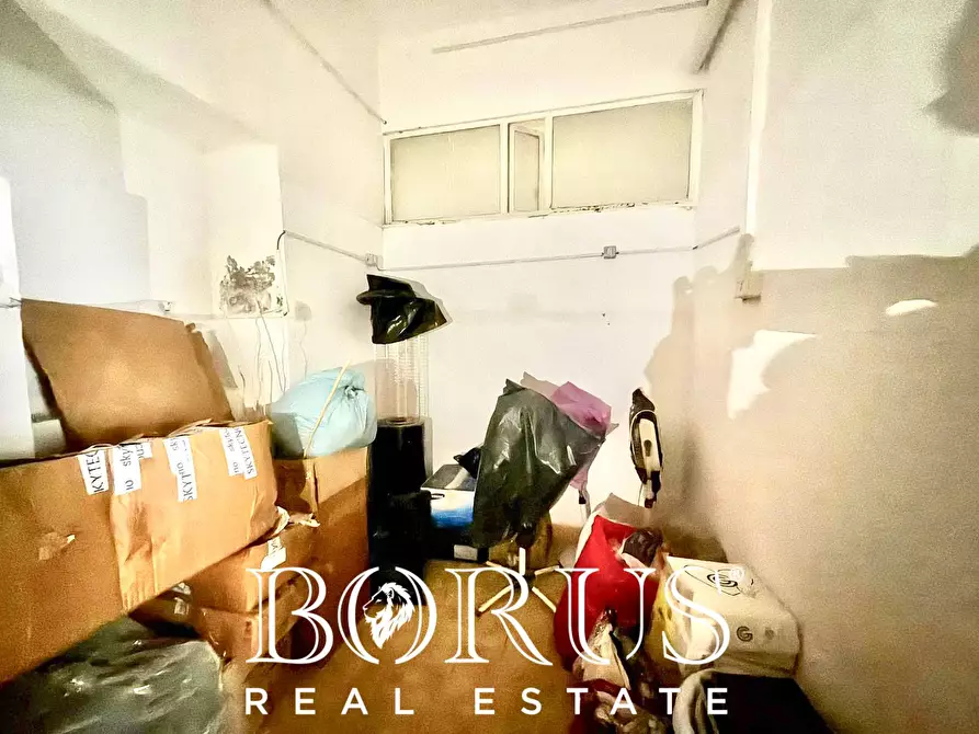 Immagine 7 di Locale commerciale in vendita  in Via Pietro Rosano a Cancello Ed Arnone