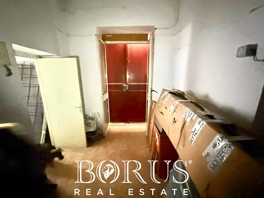 Immagine 8 di Locale commerciale in vendita  in Via Pietro Rosano a Cancello Ed Arnone