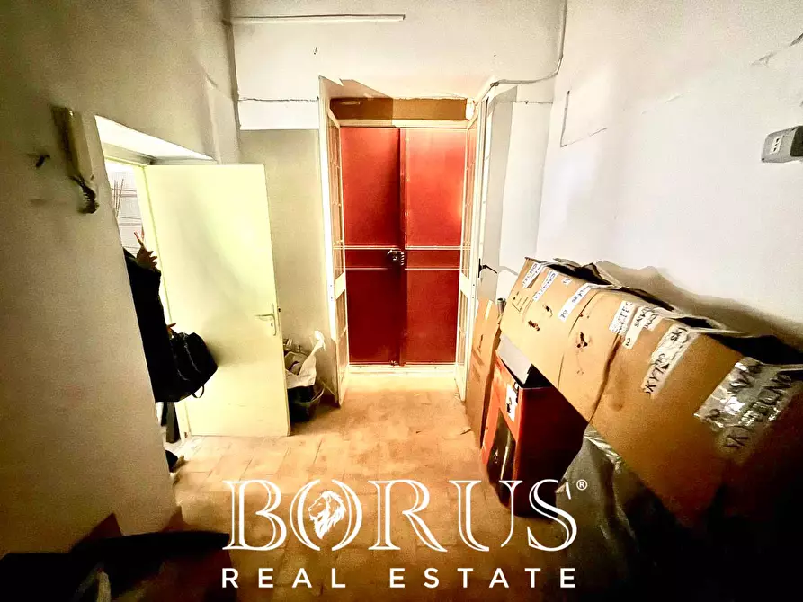 Immagine 9 di Locale commerciale in vendita  in Via Pietro Rosano a Cancello Ed Arnone