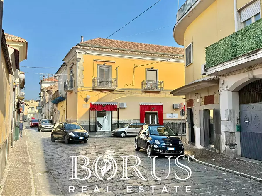 Immagine 10 di Locale commerciale in vendita  in Via Pietro Rosano a Cancello Ed Arnone